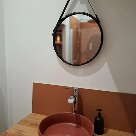 La Peniche De Fabrice Avec Jacuzzi Privatif Appartement *